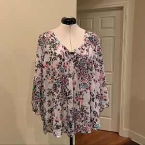 Torrid White Flowy Floral Pintuck Tunic, 1X